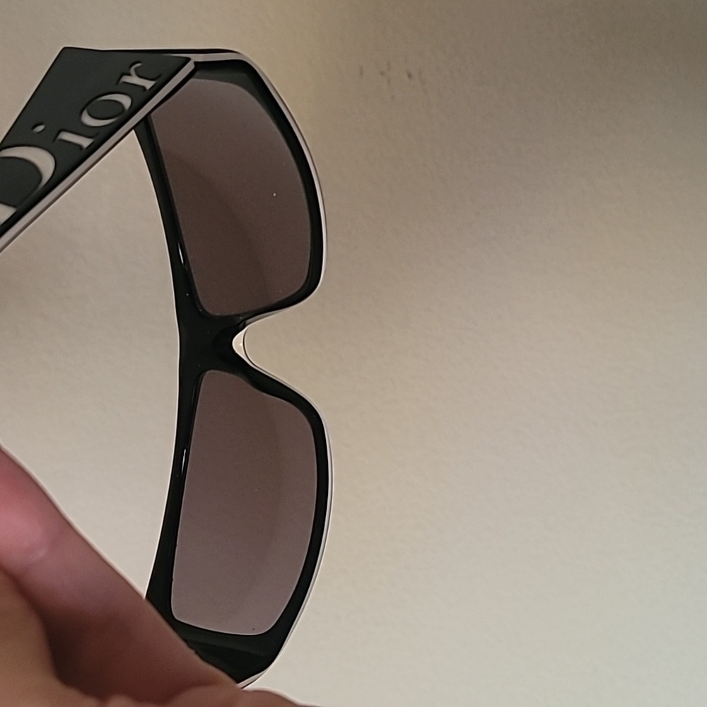 Dior Black Sunglasses Elegant Accessories - Picture 4 of 7